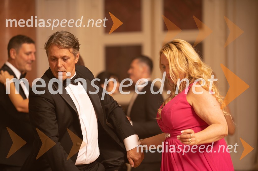  Niko Bogataj, varnostnik skupine Joker Out;  Ljudmila Bogataj, marketing Audi, Porsche SlovenijaAnin ples 2022