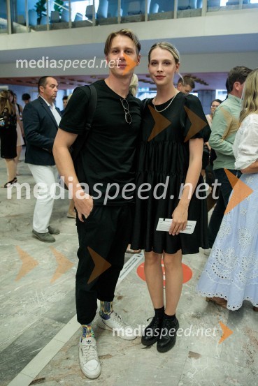  Timon Šturbej, igralec;  Klara Kuk, igralka, manekenkaGlasbeni kritik John Malkovich, Festival Ljubljana 2022