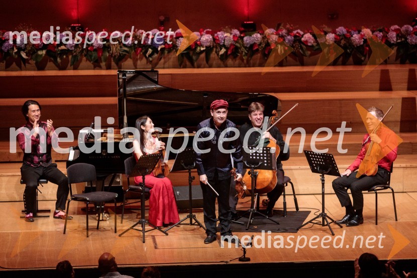  Hyung-ki Joo, pianist;  Kim So-Ock, violinistka;  Aleksey Igudesman, violinist;  Thomas Carroll, violončelo;  Max Baillie, glasbenikGlasbeni kritik John Malkovich, Festival Ljubljana 2022