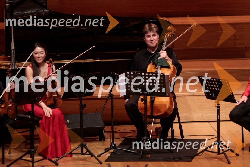  Kim So-Ock, violinistka;  Thomas Carroll, violončeloGlasbeni kritik John Malkovich, Festival Ljubljana 2022