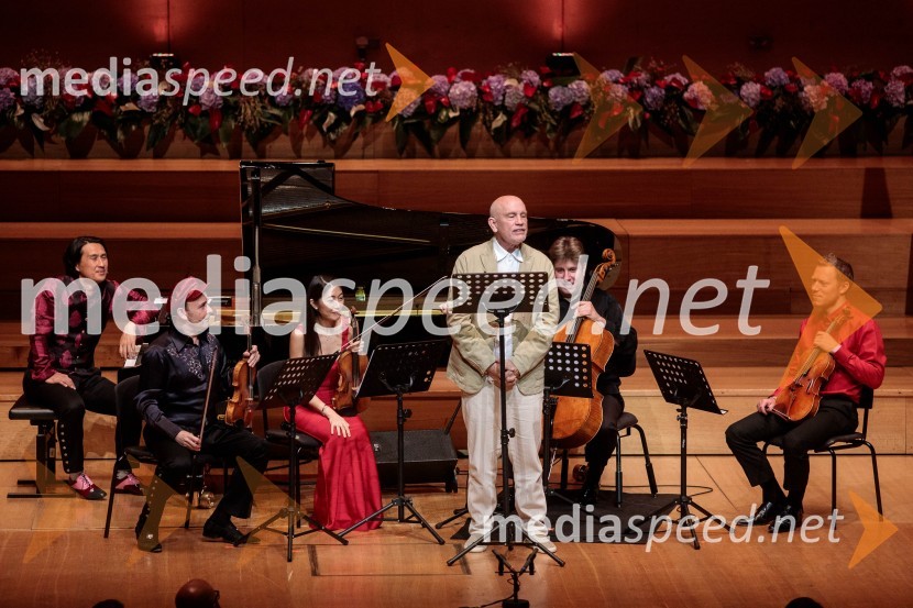  Hyung-ki Joo, pianist;  Aleksey Igudesman, violinist;  Kim So-Ock, violinistka;  John Malkovich, igralec;  Thomas Carroll, violončelo;  Max Baillie, glasbenikGlasbeni kritik John Malkovich, Festival Ljubljana 2022