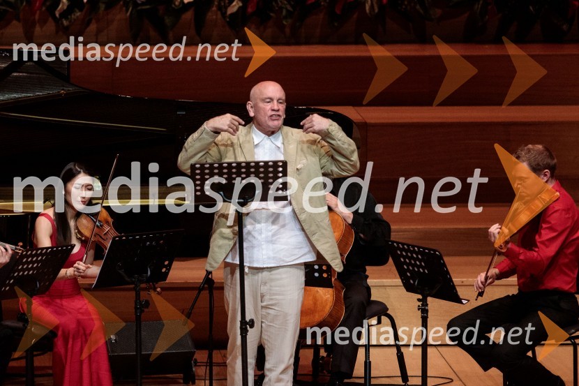  Kim So-Ock, violinistka;  John Malkovich, igralec;  Max Baillie, glasbenikGlasbeni kritik John Malkovich, Festival Ljubljana 2022