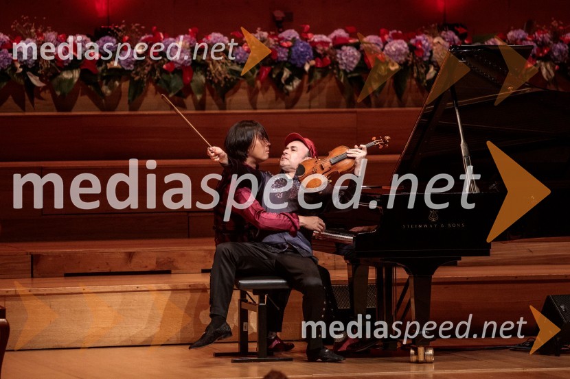  Hyung-ki Joo, pianist;  Aleksey Igudesman, violinistGlasbeni kritik John Malkovich, Festival Ljubljana 2022