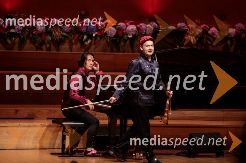  Hyung-ki Joo, pianist;  Aleksey Igudesman, violinistGlasbeni kritik John Malkovich, Festival Ljubljana 2022