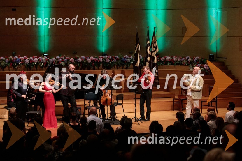  Aleksey Igudesman, violinist;  Kim So-Ock, violinistka;  Massimo Mercelli, flavtist;  Thomas Carroll, violončelo;  Max Baillie, glasbenik;  John Malkovich, igralecGlasbeni kritik John Malkovich, Festival Ljubljana 2022