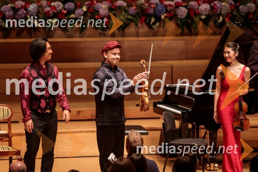  Hyung-ki Joo, pianist;  Aleksey Igudesman, violinist;  Kim So-Ock, violinistkaGlasbeni kritik John Malkovich, Festival Ljubljana 2022
