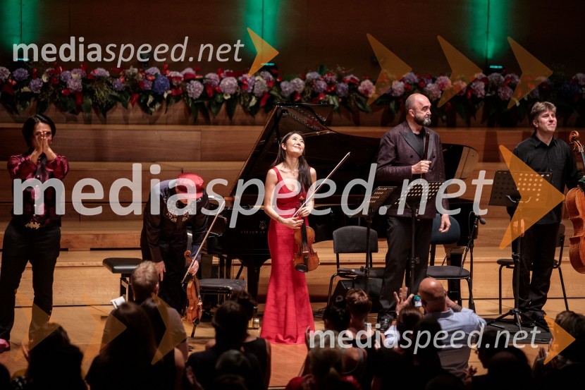  Hyung-ki Joo, pianist;  Aleksey Igudesman, violinist;  Kim So-Ock, violinistka;  Massimo Mercelli, flavtist;  Thomas Carroll, violončeloGlasbeni kritik John Malkovich, Festival Ljubljana 2022