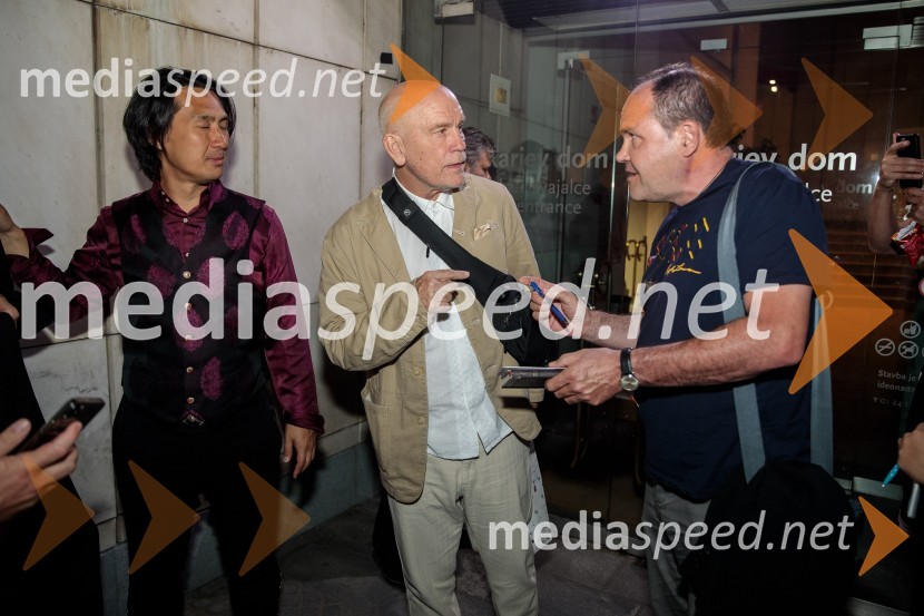  Hyung-ki Joo, pianist;  John Malkovich, igralec;  ... Glasbeni kritik John Malkovich, Festival Ljubljana 2022