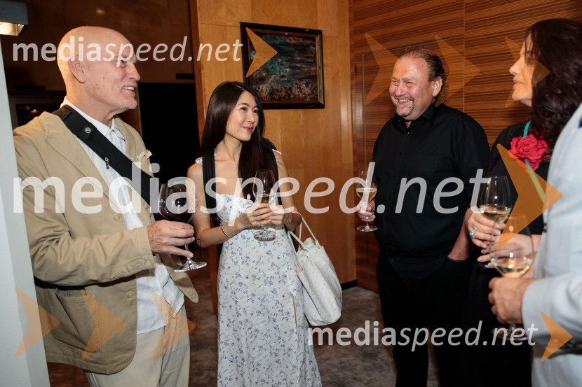  John Malkovich, igralec;  Kim So-Ock, violinistka;  Darko  Brlek, direktor in umetniški vodja, Festival Ljubljana;  ... Glasbeni kritik John Malkovich, Festival Ljubljana 2022