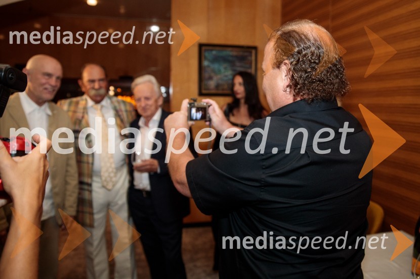  John Malkovich, igralec;  Marijan Zlobec, novinar, kritik;  ... ;  Darko  Brlek, direktor in umetniški vodja, Festival LjubljanaGlasbeni kritik John Malkovich, Festival Ljubljana 2022