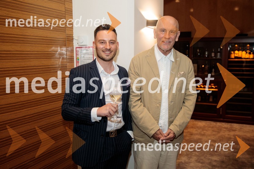   Kristjan Podgornik, poslovnez in lastnik blagovne znamke Golden Experience;  John Malkovich, igralecGlasbeni kritik John Malkovich, Festival Ljubljana 2022