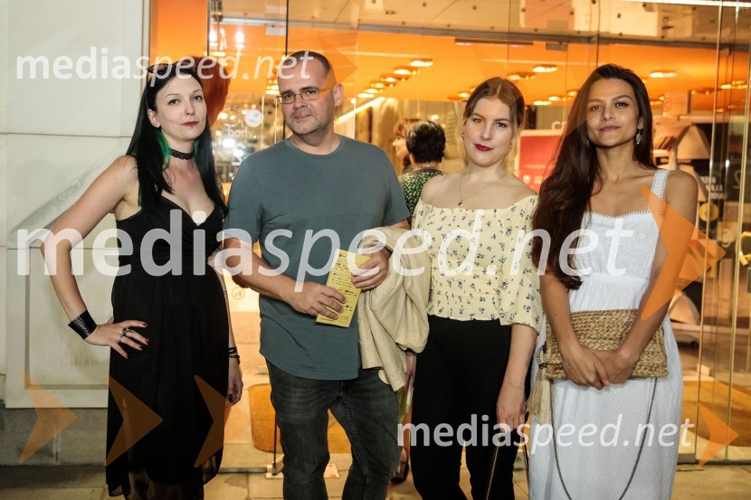  Maruša Šinkovič, PR Festival Ljubljana;  Alan Kavčič, predstavnik za odnose z javnostmi SNG Maribor;  ... ;  ... Opera Carmen, Festival Ljubljana 2022