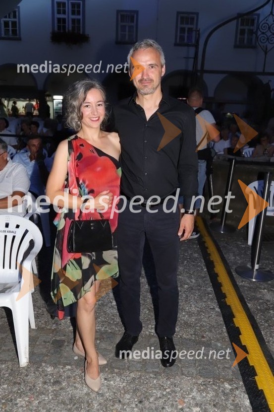  Klavdija Kralj;  Janez Cigler Kralj, nekdanji minister za delo, družino, socialne zadeve in enake možnostiPevski solisti z Big bandom RTV Slovenije na Festivalu Arsana