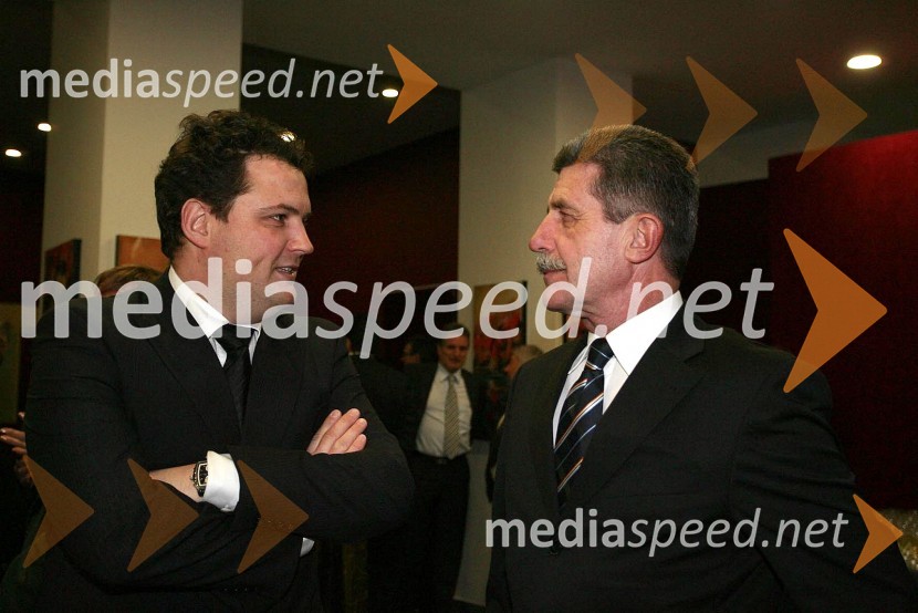 Damijan Koletnik, direktor Dravskih elektrarn Maribor in predsednik Nadzornega sveta Telekoma Slovenije in Drago Cotar, predsednik uprave Zavarovalnice MariborPredsednik malo drugače, snemanje oddaje na RTS