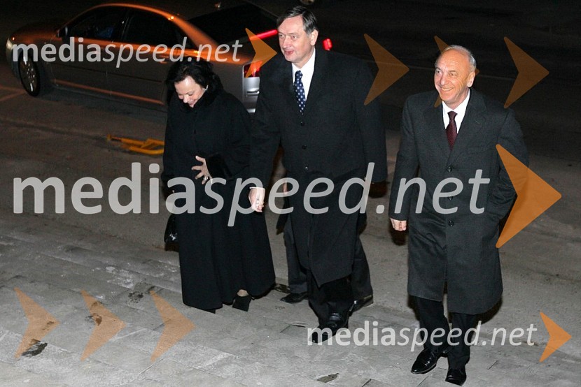 Dr. Danilo Türk, predsednik Republike Slovenije, soproga Barbara Miklič Türk in Janez Ujčič, generalni direktor RTS in mestni svetnik MOMPredsednik malo drugače, snemanje oddaje na RTS