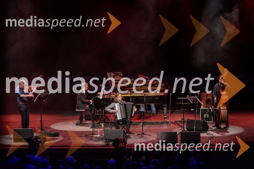  Benjamin Ziervogel, violinist;  Marko Črnčec, klaviaturist;  Marko Hatlak, glasbenik;  Luka Herman Gaiser, kontrabas100 let Astorja Piazzolle, MARKO HATLAK & FUNtango, Festival Ljubljana