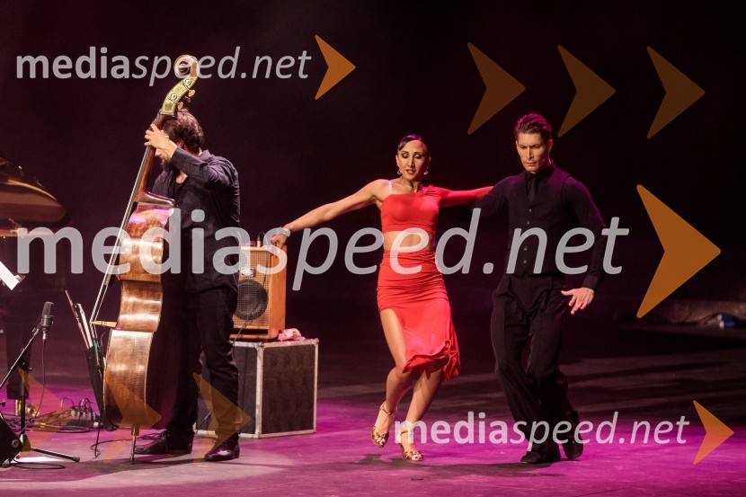  Luka Herman Gaiser, kontrabas;  Nika Bagon, plesalka;  Miha Vodičar, plesalec100 let Astorja Piazzolle, MARKO HATLAK & FUNtango, Festival Ljubljana