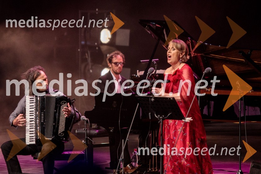  Marko Hatlak, glasbenik;  Marko Črnčec, klaviaturist;  Bernarda Fink Inzko, pevka100 let Astorja Piazzolle, MARKO HATLAK & FUNtango, Festival Ljubljana