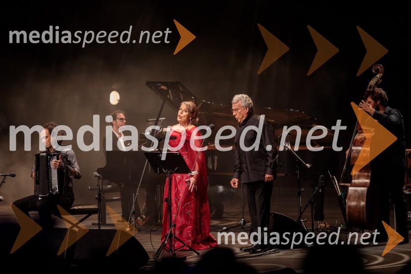  Marko Hatlak, glasbenik;  Marko Črnčec, klaviaturist;  Bernarda Fink Inzko, pevka;  Marcos Fink, operni pevec100 let Astorja Piazzolle, MARKO HATLAK & FUNtango, Festival Ljubljana