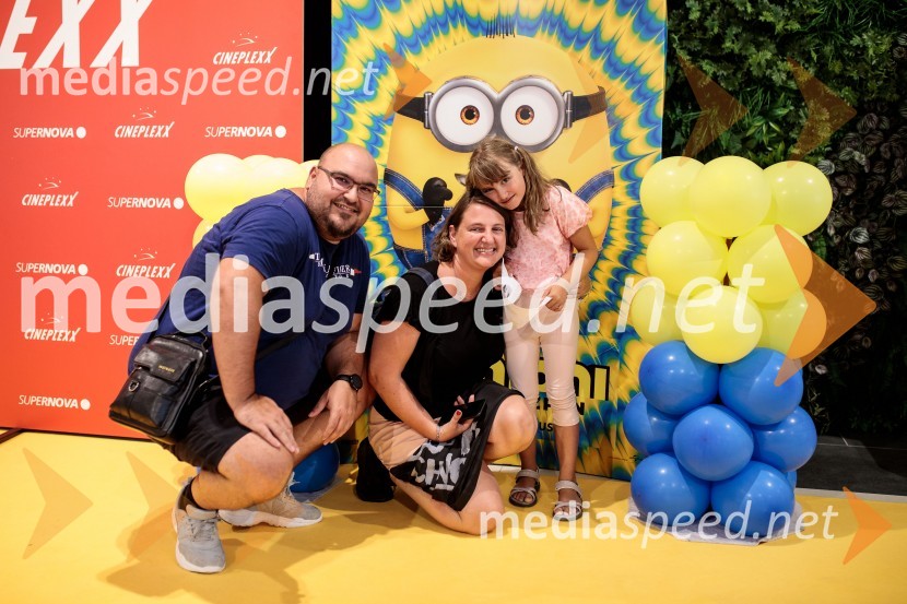 Mala rumena bitja s hlačami na naramnice napolnila Cineplexx