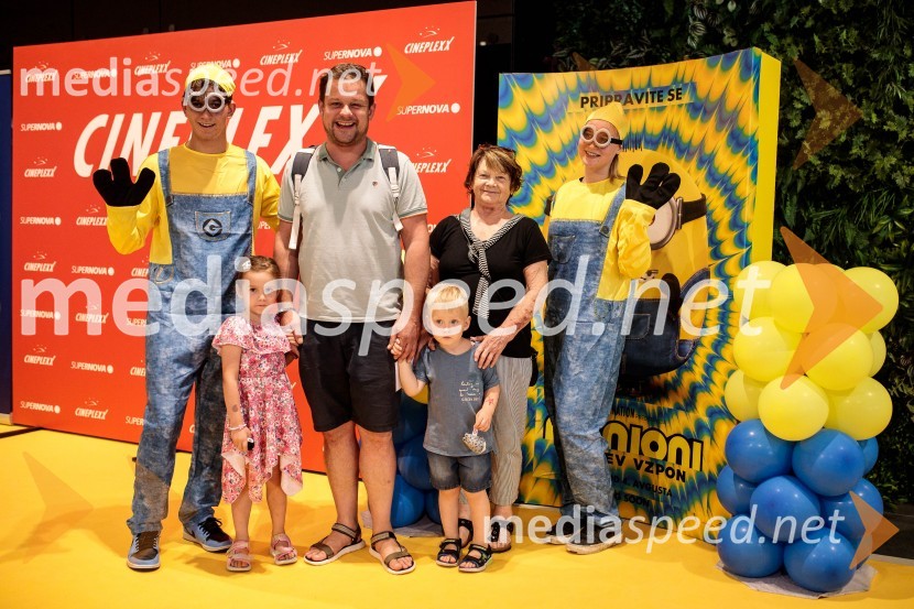  ... ;  Primož Forte, igralec;  ... ;  ... ;  Lidija Forte;  ... Mala rumena bitja s hlačami na naramnice napolnila Cineplexx