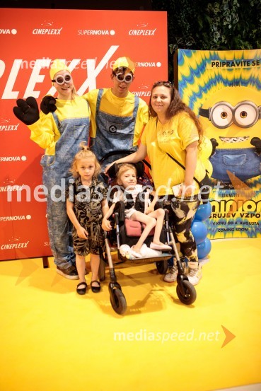 Mala rumena bitja s hlačami na naramnice napolnila Cineplexx