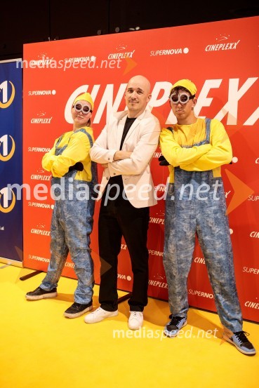  ... ;  Matevž Mueller, sinhronizator;  ... Mala rumena bitja s hlačami na naramnice napolnila Cineplexx