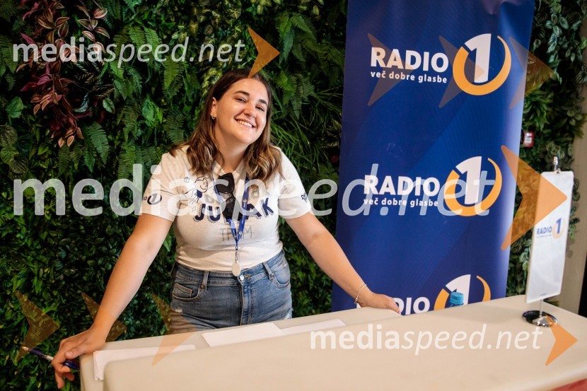 Mala rumena bitja s hlačami na naramnice napolnila Cineplexx