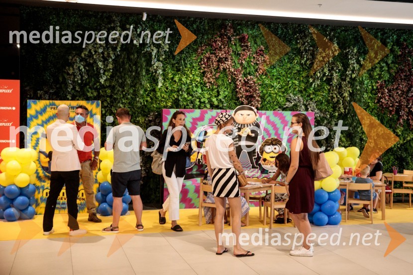 Mala rumena bitja s hlačami na naramnice napolnila Cineplexx