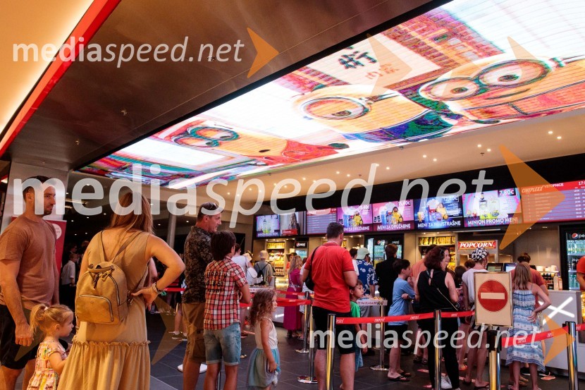 Mala rumena bitja s hlačami na naramnice napolnila Cineplexx