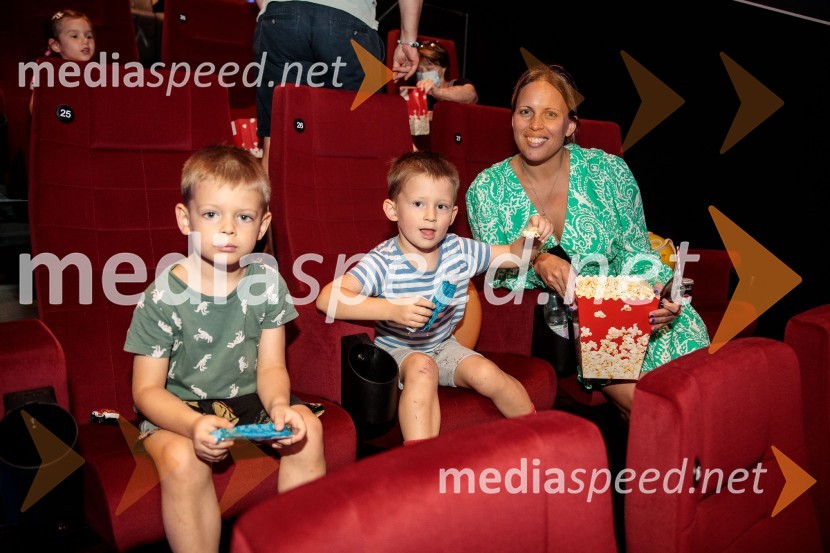  Manja Stević, voditeljicaMala rumena bitja s hlačami na naramnice napolnila Cineplexx