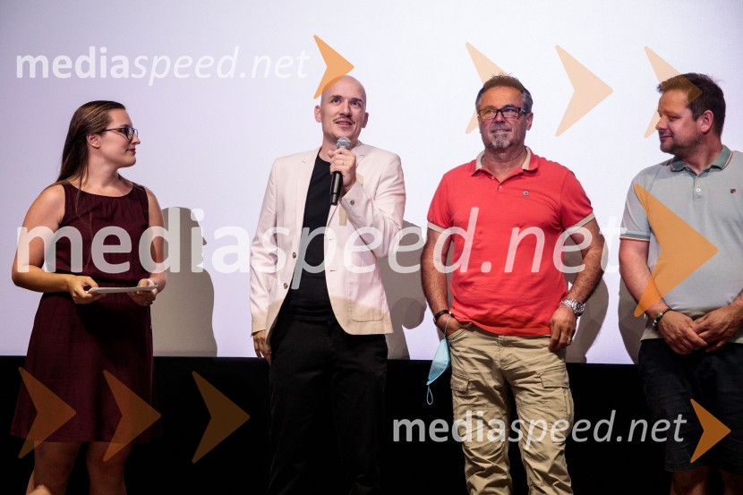  ... ;  Matevž Mueller, sinhronizator;  Jernej Kuntner, igralec;  Primož Forte, igralecMala rumena bitja s hlačami na naramnice napolnila Cineplexx