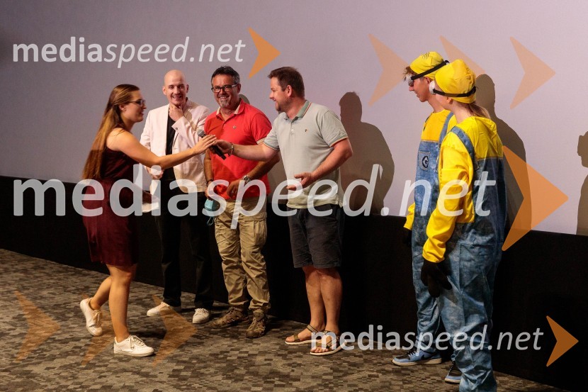 Mala rumena bitja s hlačami na naramnice napolnila Cineplexx