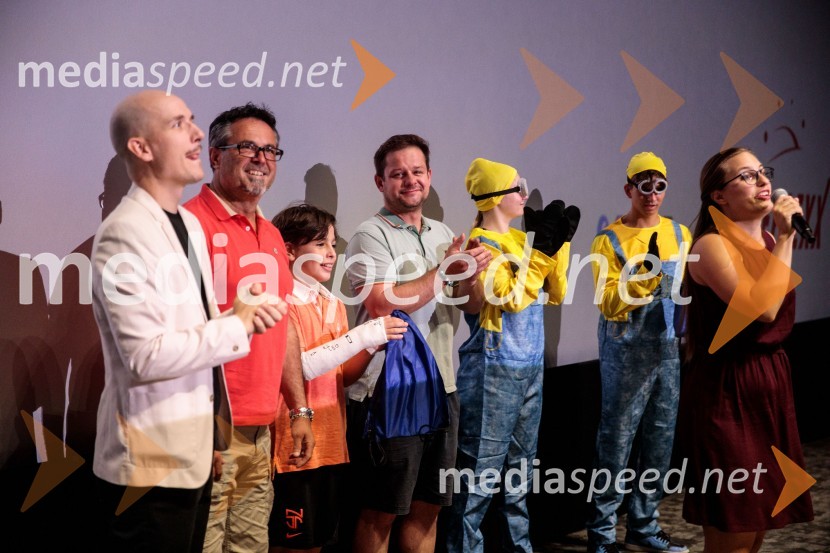 Mala rumena bitja s hlačami na naramnice napolnila Cineplexx