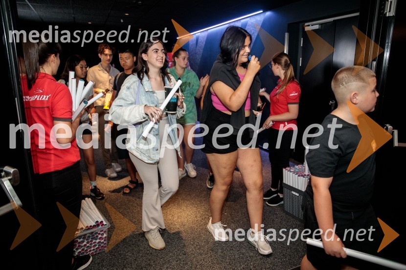 Mala rumena bitja s hlačami na naramnice napolnila Cineplexx