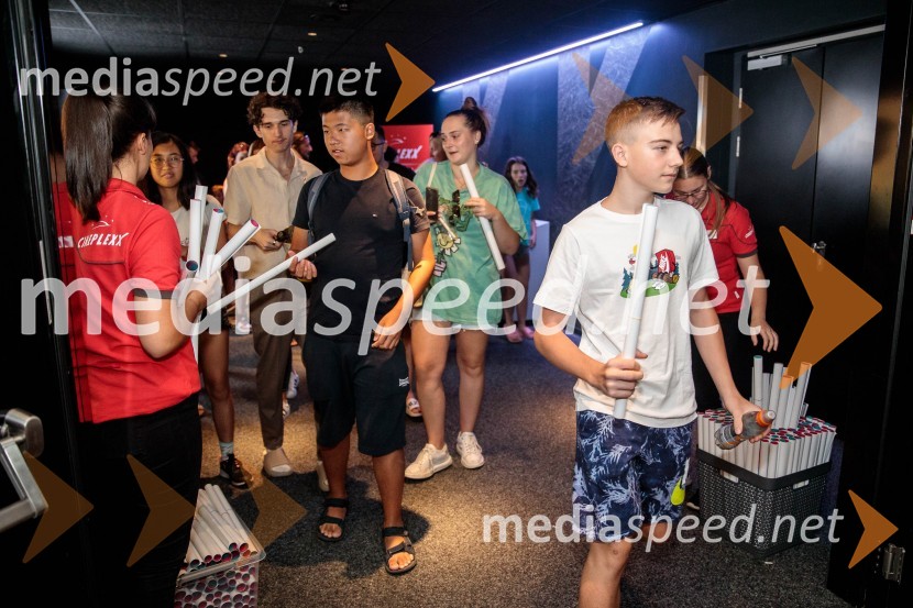 Mala rumena bitja s hlačami na naramnice napolnila Cineplexx