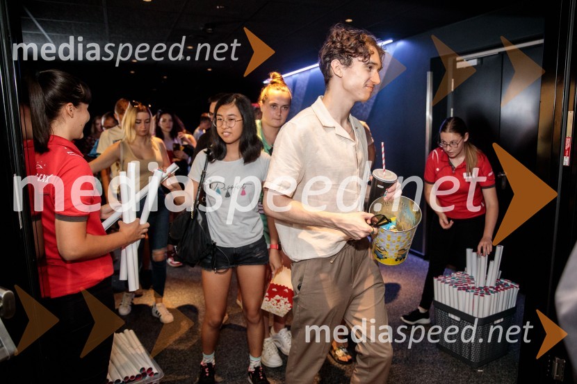 Mala rumena bitja s hlačami na naramnice napolnila Cineplexx