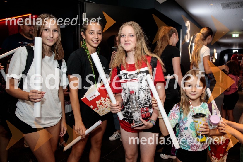 Mala rumena bitja s hlačami na naramnice napolnila Cineplexx