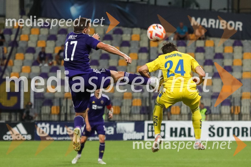  Ivan Brnić, nogometaš;  David Browne, nogometaš, HJK HelsinkiNogometna tekma NK Maribor - HJK Helsinki