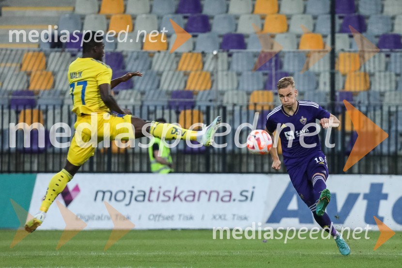  Malik Abubakari, nogometaš;  Aljaž Antolin, nogometaš, NK MariborNogometna tekma NK Maribor - HJK Helsinki