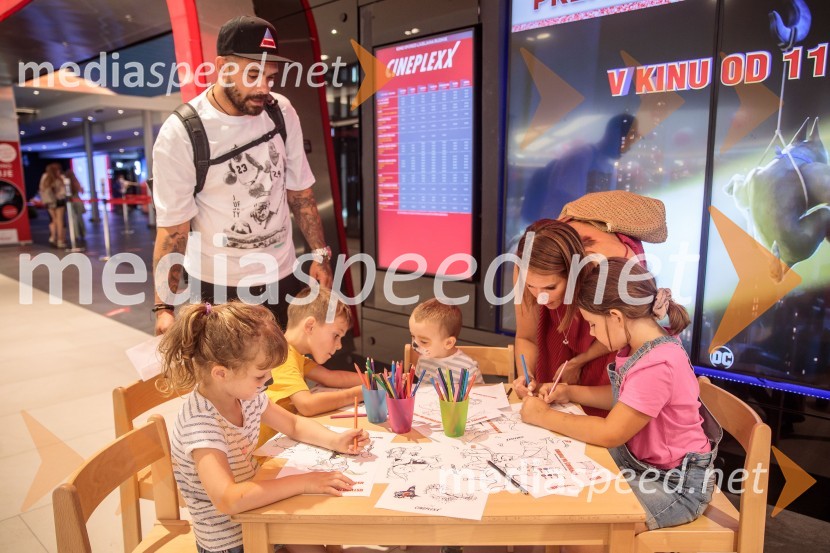  Jani Jugovic, Cool Fotr;  Teja  Jugovic, spletna vplivnica, Cool mamacitaPremiera DC liga super ljubljenčkov, Cineplexx Ljubljana