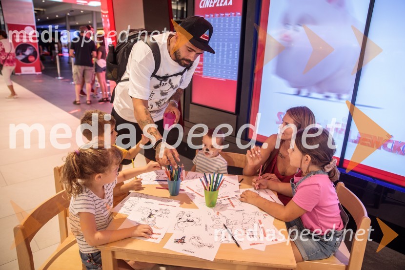  Jani Jugovic, Cool Fotr;  Teja  Jugovic, spletna vplivnica, Cool mamacitaPremiera DC liga super ljubljenčkov, Cineplexx Ljubljana