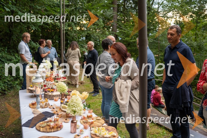 Crvena jabuka, Letni oder Ruše 2022