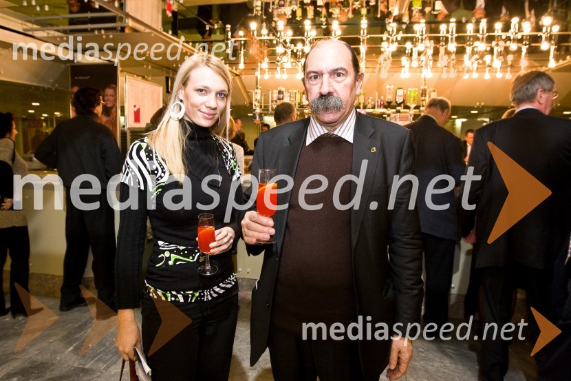 Ana Šinkovec, pianistka in kulturna urednica časopisa Slovenian Times in Marjan Zlobec, novinar in kritikKnez Igor, premiera opere