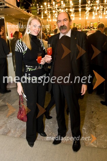 Ana Šinkovec, pianistka in kulturna urednica časopisa Slovenian Times in Marjan Zlobec, novinar in kritikKnez Igor, premiera opere