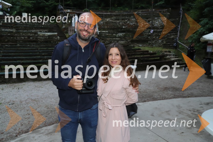  Sašo Bizjak, fotograf, Večer;  Jana Ujčič, novinarka, Pop TVAlo!Stari in The Sticky Licks, Letni oder Ruše 2022