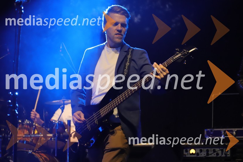  Matic  Burazer, športni novinar, član zasedbe The Sticky LicksAlo!Stari in The Sticky Licks, Letni oder Ruše 2022