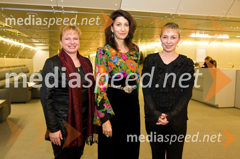 Nives Fras, vodja produkcije SNG opera in balet Ljubljana, Nataša Jelić, stiki z javnostmi SNG opera in balet Ljubljana in Teja Valič, poslovna sekretarka SNG opera in balet LjubljanaKnez Igor, premiera opere