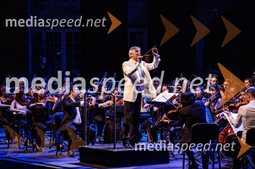  Osvald  Ferreira, dirigentMednarodni orkester Ljubljana, Festival Ljubljana 2022