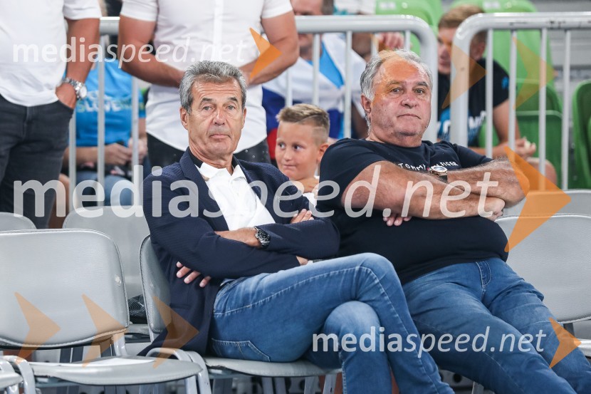  Stojan Petrič, nekdanji predsednik uprave družbe FMR;  Bojan Budja, odgovorni urednik dnevnika Slovenske novice Pripravljalna košarkarska tekma Slovenija - Srbija